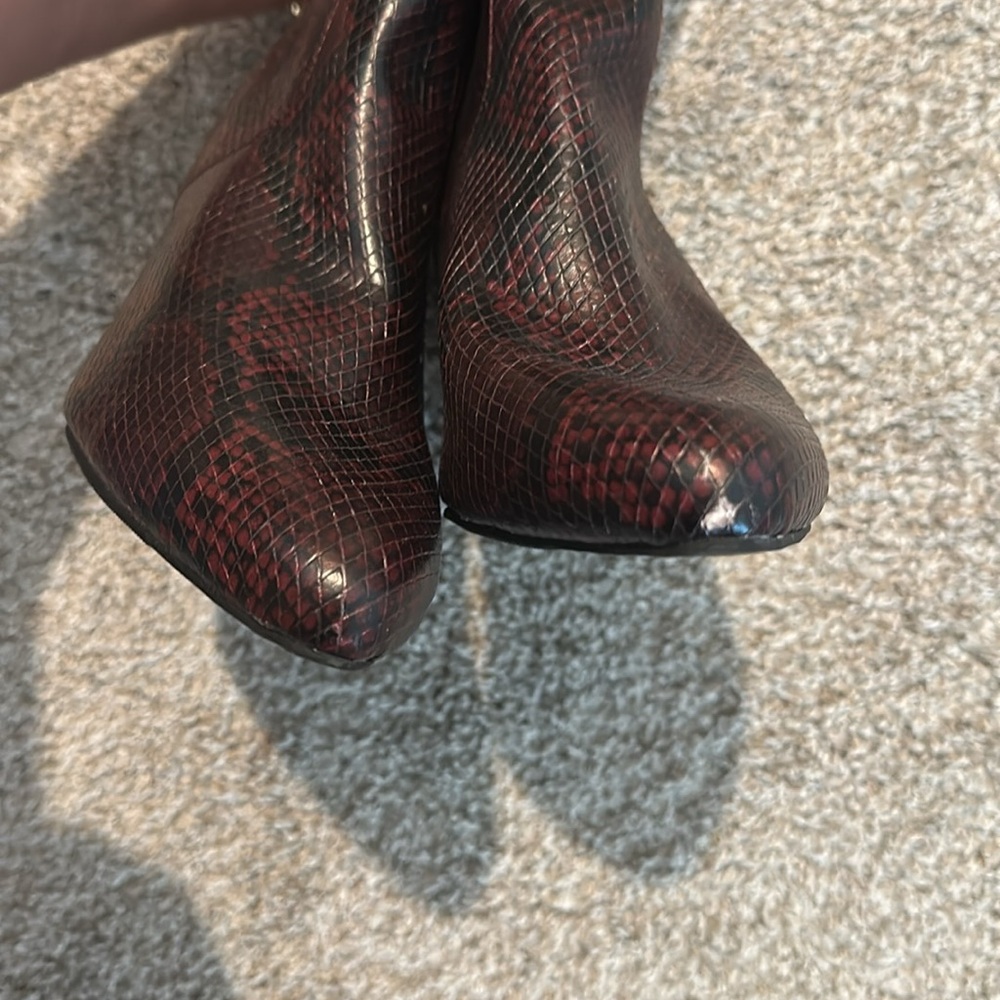 Scoop Knee-High Dress Boots - Picture 7 of 7